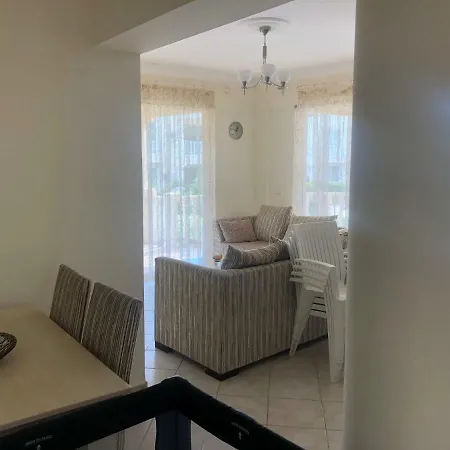 Holiday home Flamingo Fresia Havuz Manzarali Daire *
